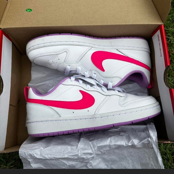 WOMEN'S SIZE 7 NIKE COURT BOROUGH LOW 2 (GS] - Picture 2 of 7
